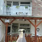 Edina-haz Σπίτι διακοπών Balatonboglár