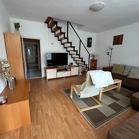 Edina-haz Tatil Evi