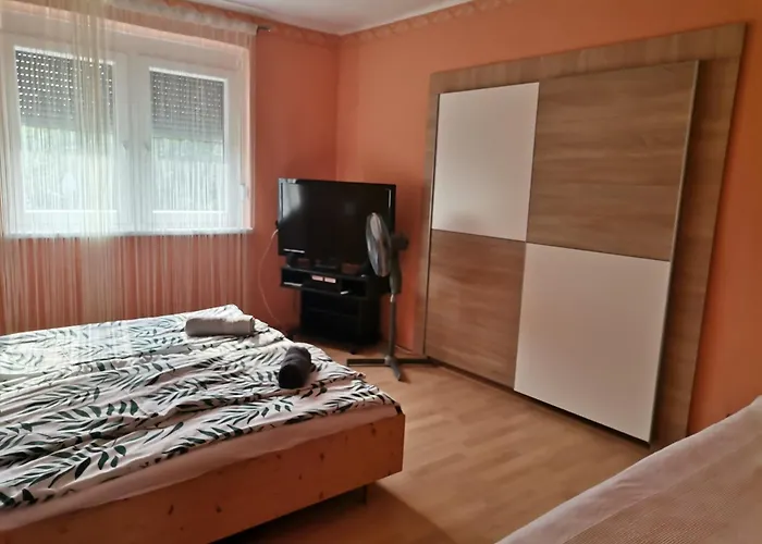 Edina-haz בית נופש *